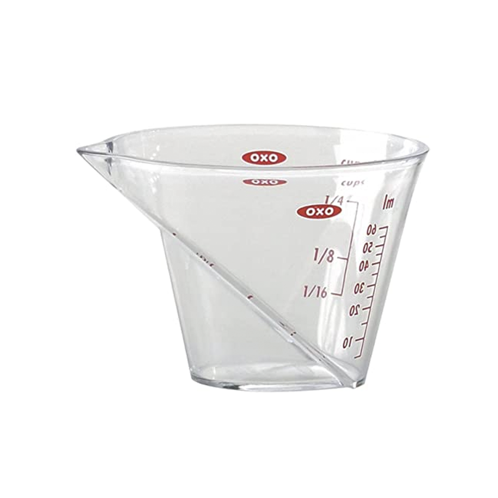 OXO GG MINI ANGLED MEASURING CUP TRAY - Disponible en Corinne Regalos