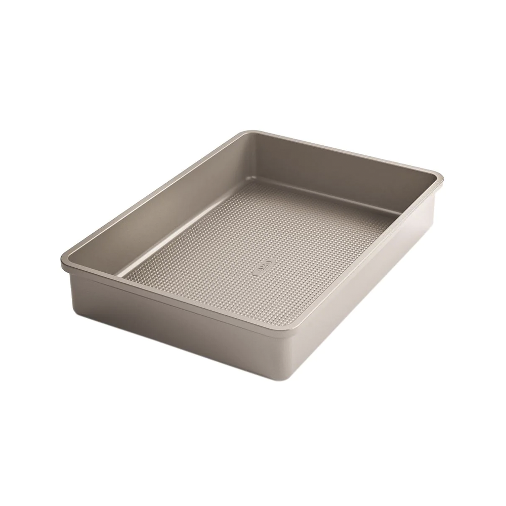 OXO GG NON STICK PRO CAKE PAN 9 IN X 13IN - Disponible en Corinne Regalos