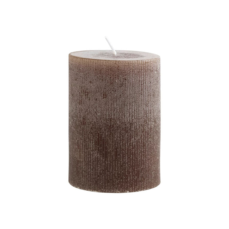 "3"" Rnd x 4""H Unscented PleatedPillar Candle, Leather" - Disponible en Corinne Regalos