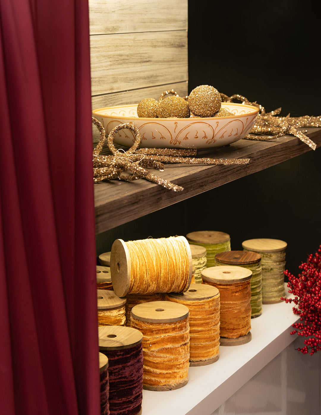 El arte del layering: cómo lograr un árbol de Navidad con profundidad y elegancia.