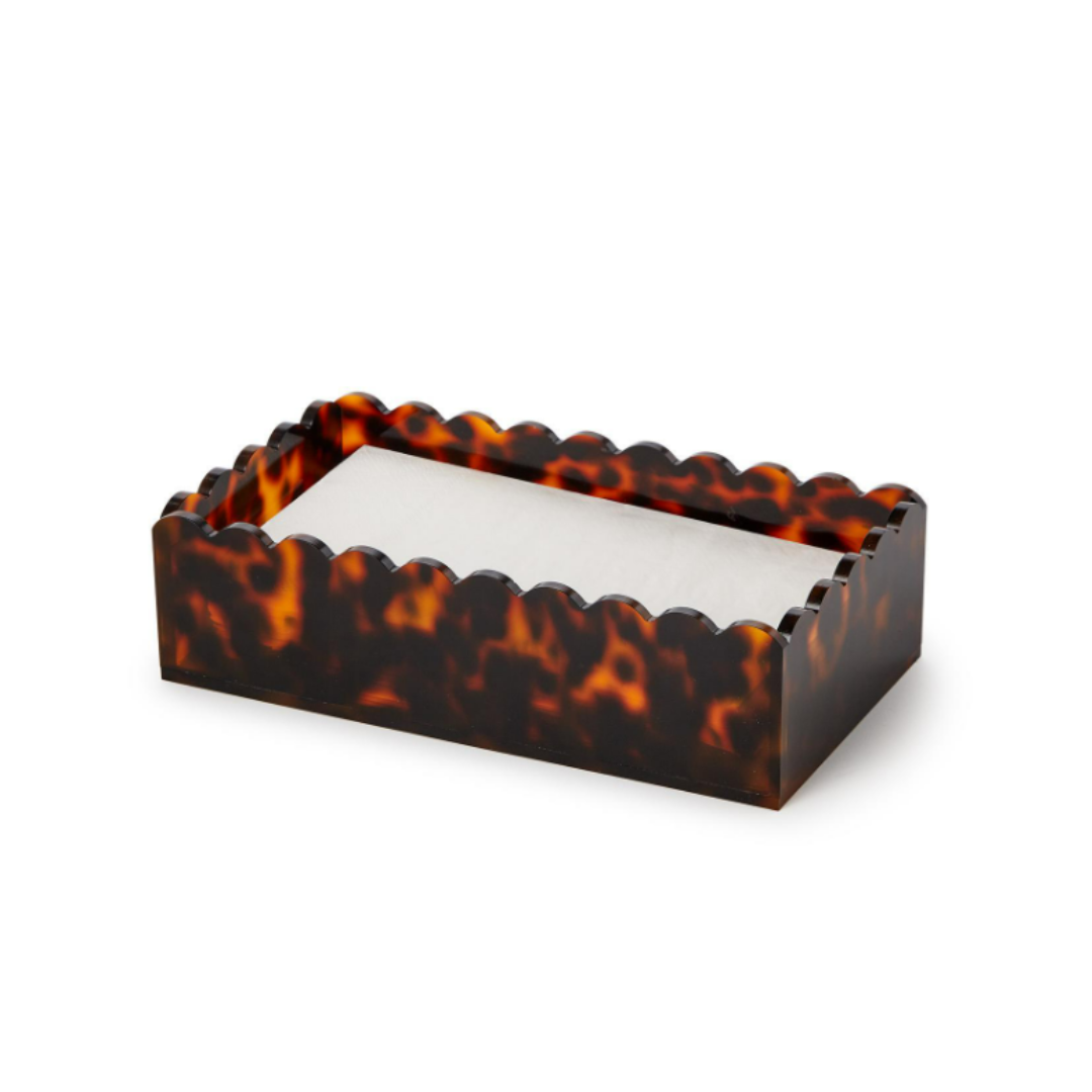 TORTOISE PRINT SCALLOPED EDGE ACRYLIC GUEST NAPKIN HOLDER - TWO'S COMPANY - Compralo en CorinneRegalos.com