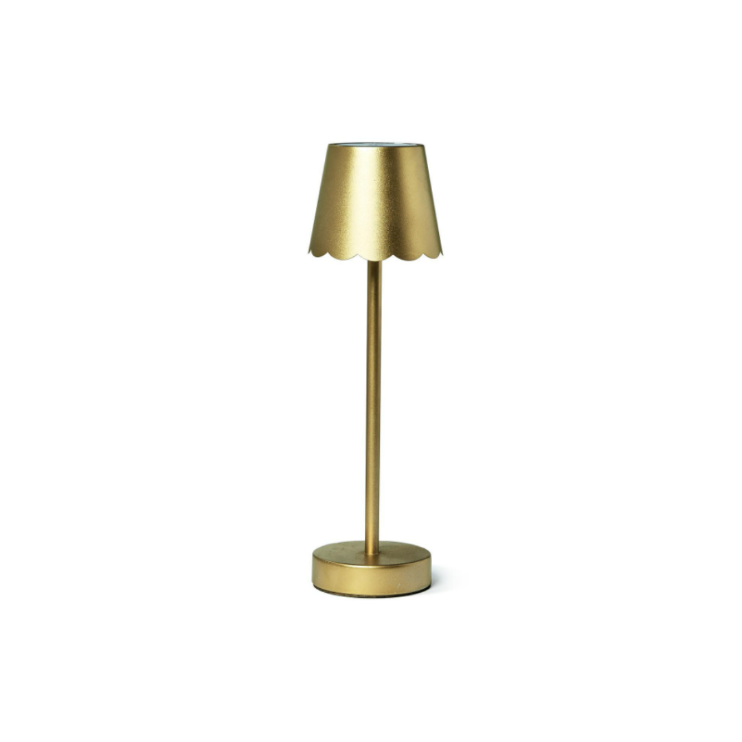 LED PORTABLE CORDLESS TABLE LAMP WITH SCALLOPED EDGE SHADE IN GIFT BOX - TWO'S COMPANY - Compralo en CorinneRegalos.com