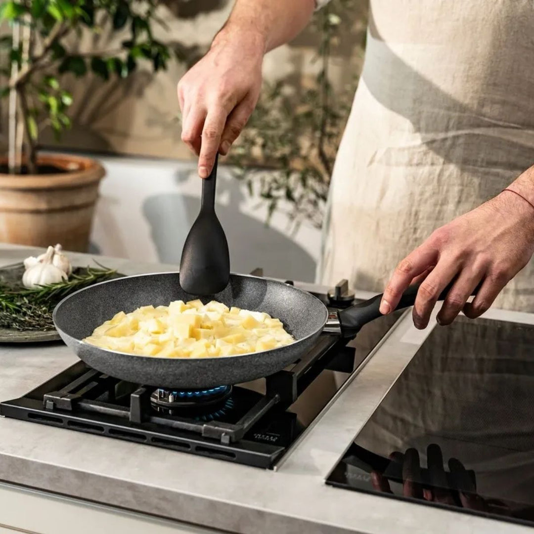 PASTRY SCRAPER 23 CM BLACK SILICONE