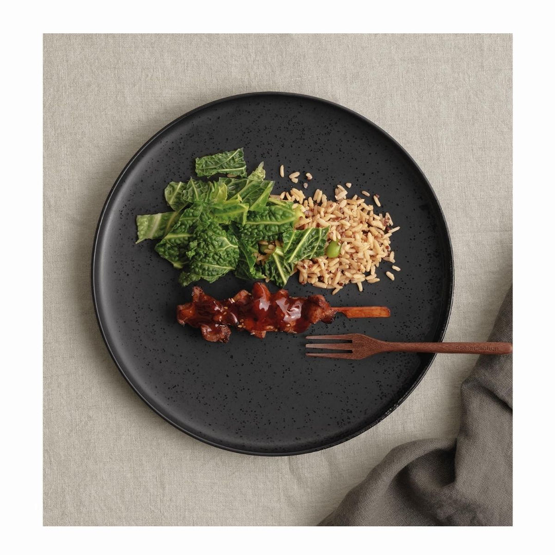 DINNER PLATE. KURO