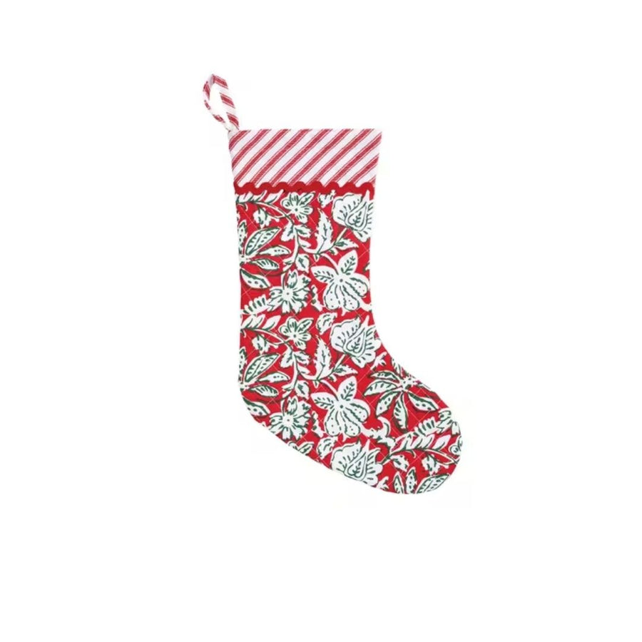 FLORAL BLOCK QUILTED STOCKING - MUD PIE - Compralo en CorinneRegalos.com