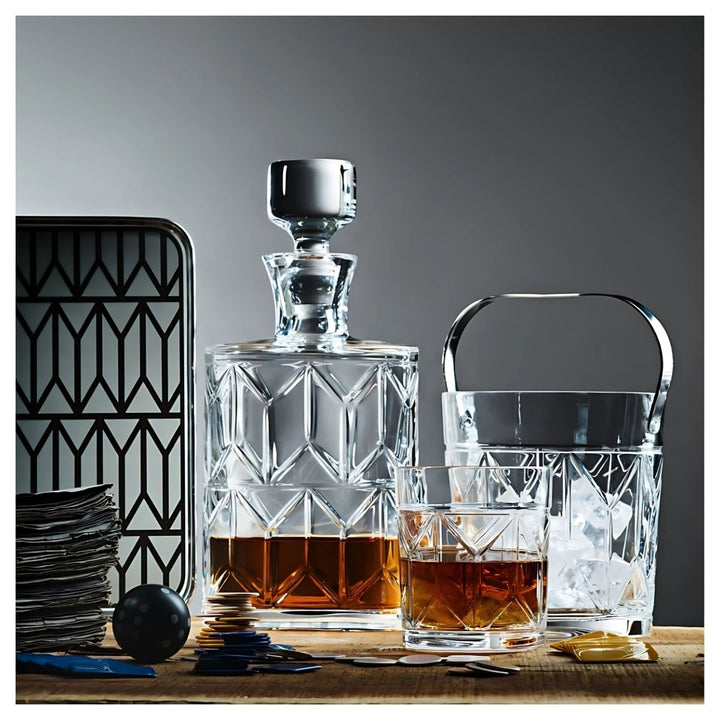 ESTUCHE CON FRASCO Y 4 VASOS BAJOS AVENU