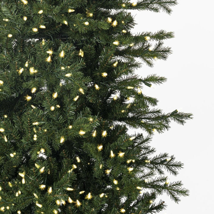 ÁRBOL DE LÁPICES DE NAVIDAD ARTIFICIAL DE PINO MOUTAUK 7.5 X 38 CON 750 LUCES LED