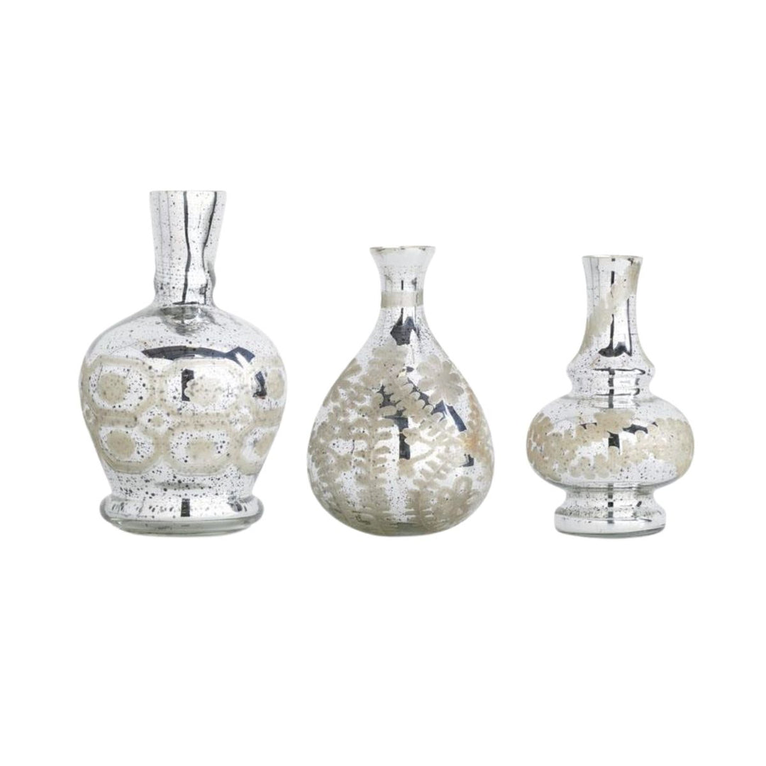 ASSORTED SILVER MERCURY GLASS ETCHED BUD VASES W/ETCHING (3 STYLES) - K&K INTERIORS - Compralo en CorinneRegalos.com