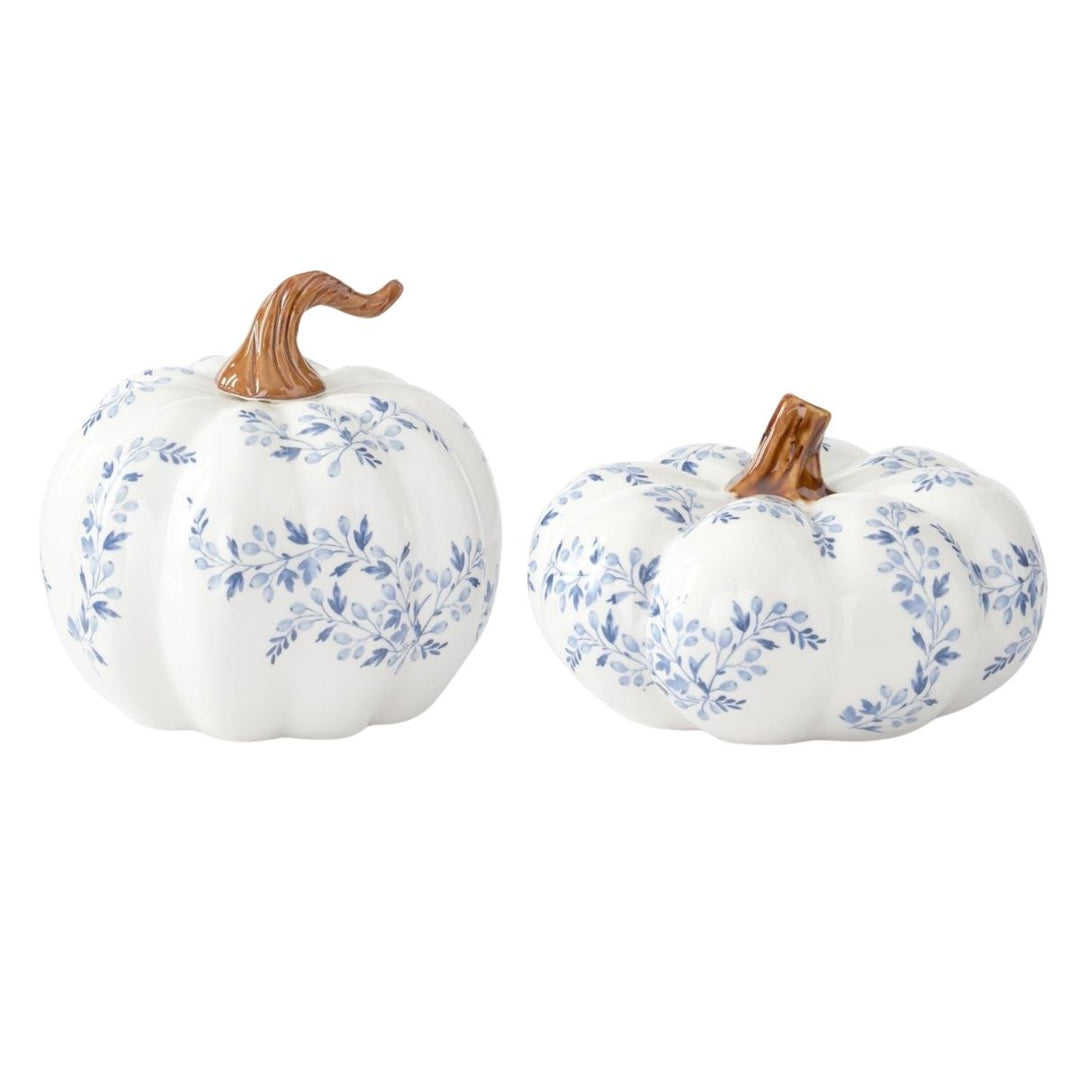 [2/8] | SET OF 2 WHITE W/BLUE FLORAL CERAMIC PUMPKINS - K&K INTERIORS - Compralo en CorinneRegalos.com