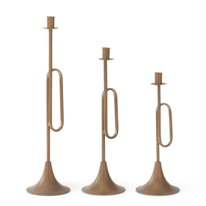 [2/6] | SET OF 3 GOLD TRUMPET TAPER CANDLEHOLDERS - K&K INTERIORS - Compralo en CorinneRegalos.com