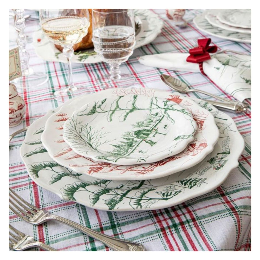 COUNTRY ESTATE WINTER FROLIC PARTY PLATE ASSORTED SET 4 ­ EVERGREEN