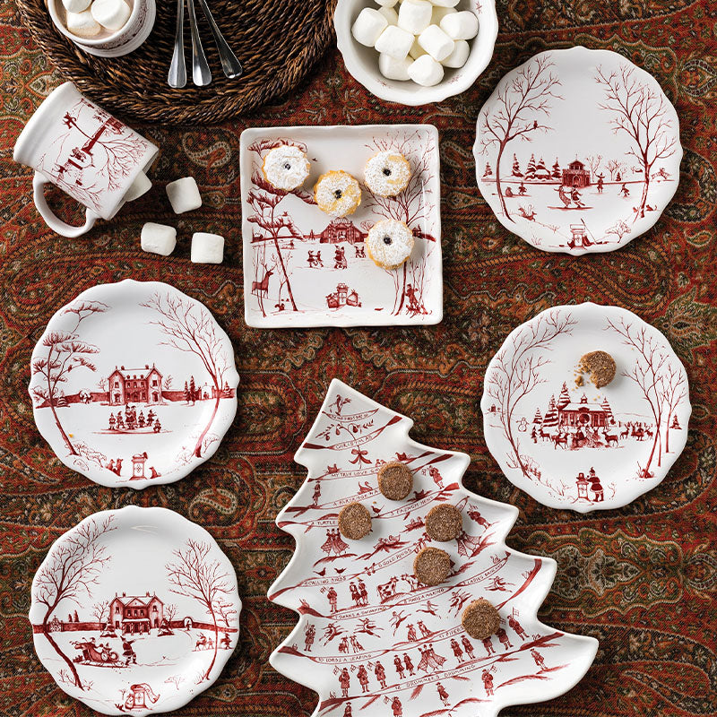 COUNTRY ESTATE WINTER FROLIC RUBY MR. & MRS. CLAUS PARTY PLATES SET4 - JULISKA - Compralo en CorinneRegalos.com