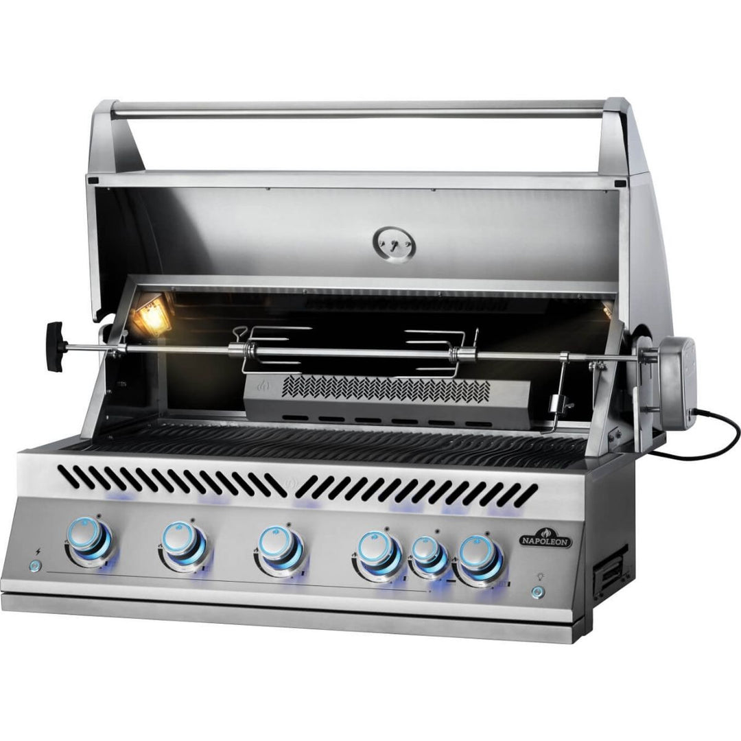 BUILTIN 700 SERIES 38INCH PROPANE GAS GRILL WITH REAR INFRARED BURNER STAINLESS STEEL