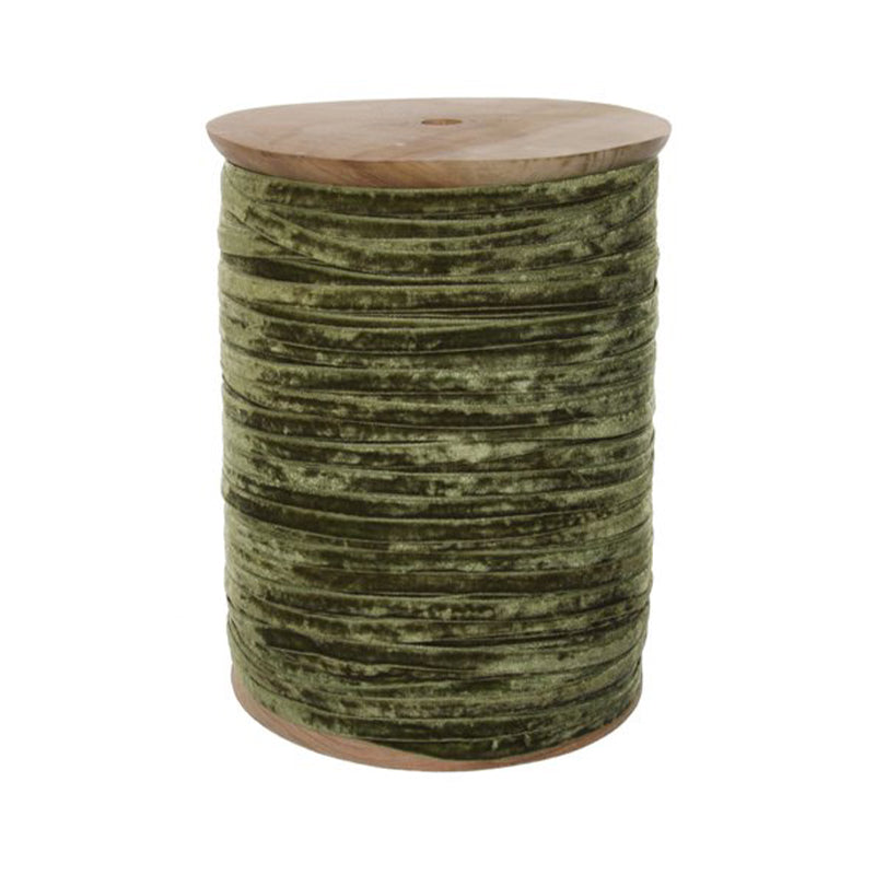 Velvet ribbon 10mm on wooden spool 500m green - SHISHI - Compralo en CorinneRegalos.com